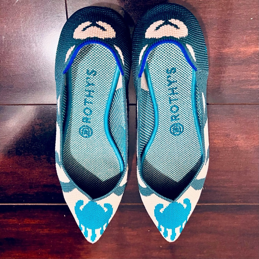 RARE Ikat Rothy’s Points, Size 9